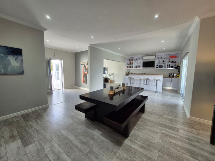 3 Bedroom Property for Sale in Sunningdale Western Cape